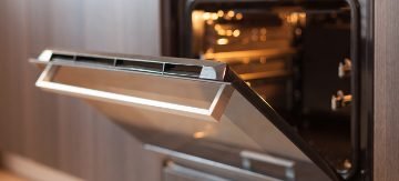 How to Clean an Oven like a Professional - Featured Image